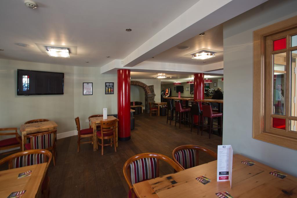 Cambrian Inn Tredegar Exteriör bild